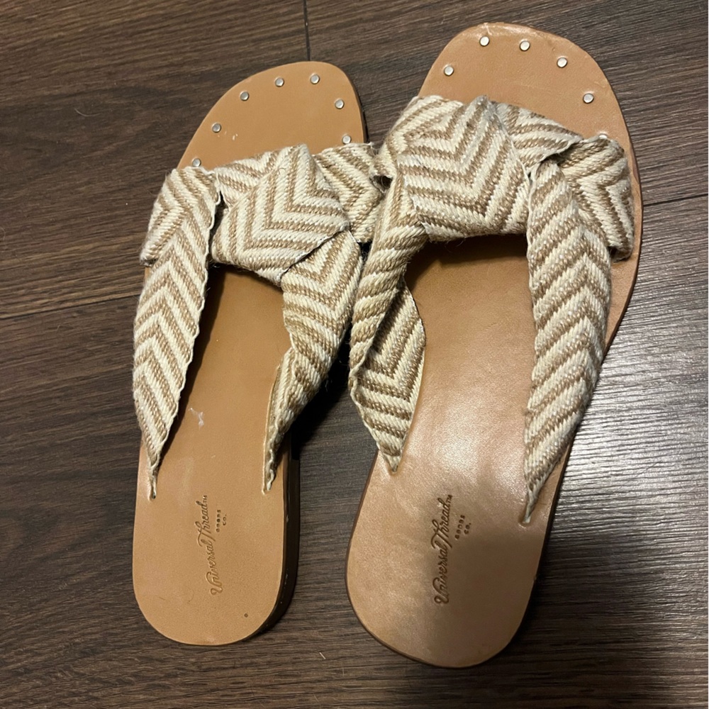 American Threads Tan and Cream Sandals